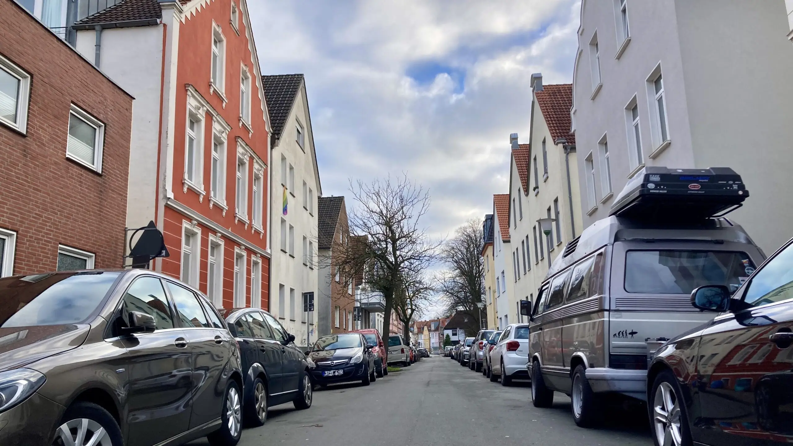 Hansaring: KEIN Wegfall von Parkplätzen geplant