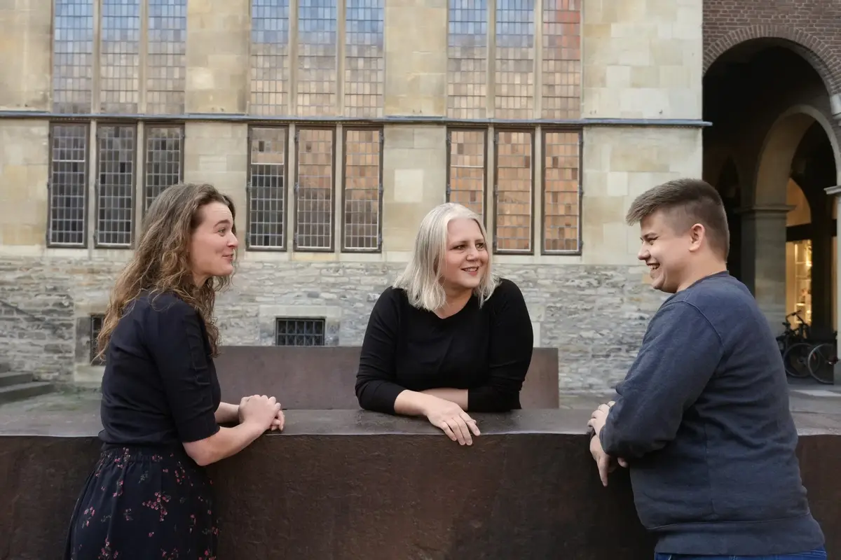 Maren Berkenheide, Helene Goldbeck und Sven Konopka im Gespräch